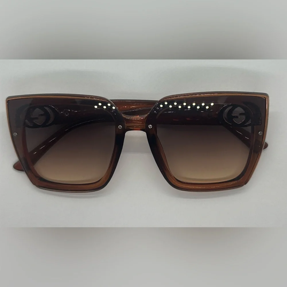 NWT Trendy Oversized Square Brown Gradient Sunglasses | Chic Vintage Style UV400